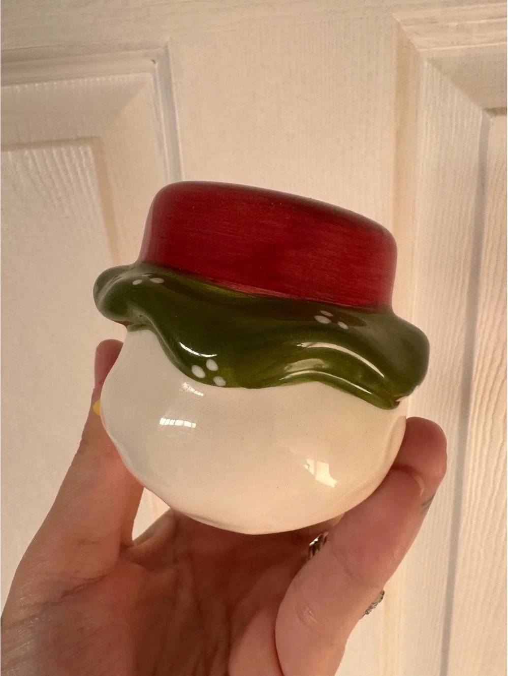 Ceramic Santa Claus and Mrs. Claus Snowman Salt and Pepper Shakers